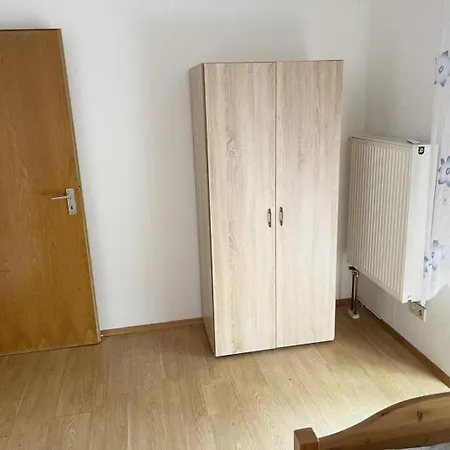 Апартаменты Gemuetliche Mit Balkon Нидерштотцинген