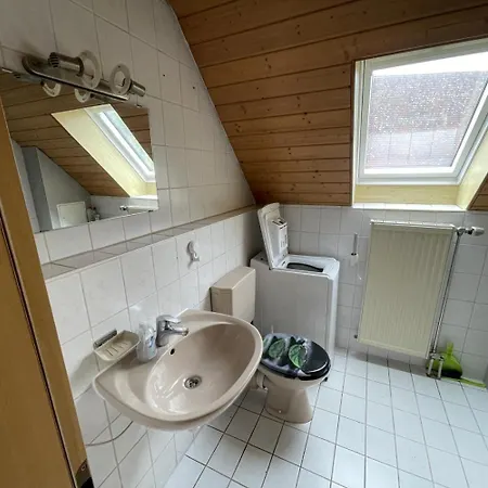 Gemuetliche Mit Balkon Апартаменты Нидерштотцинген